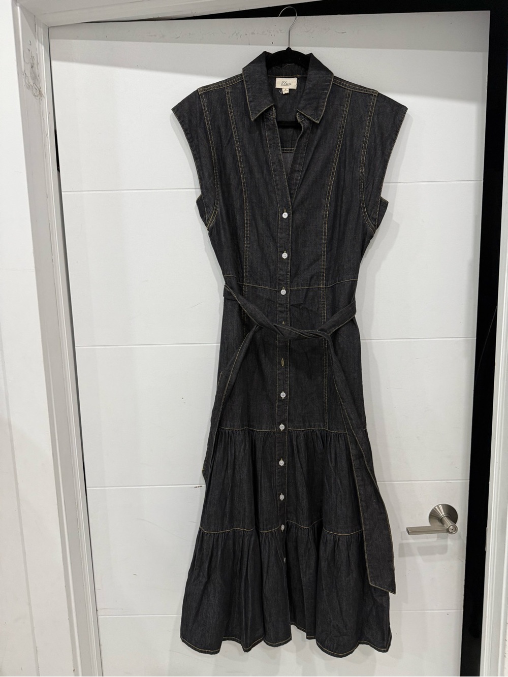 Elan Black Button-Front Midi Dress with Waist Tie - Picture 5 of 6